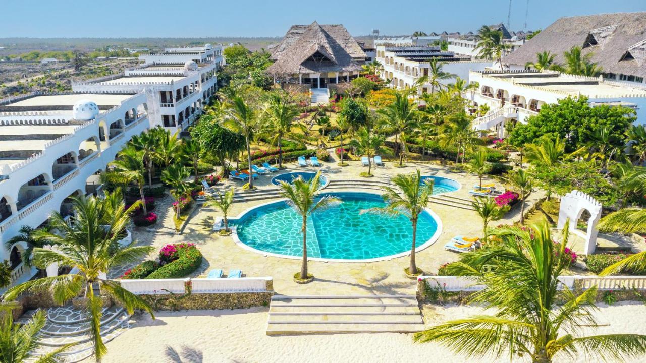 Готель Jumbo Club Ватаму Екстер'єр фото